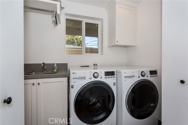 202 Irena Avenue, Redondo Beach, California 90277, 4 Bedrooms Bedrooms, ,3 BathroomsBathrooms,Residential,Sold,Irena,OC18171138