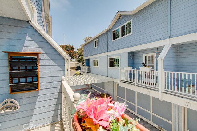 313 Broadway, Redondo Beach, California 90277, 3 Bedrooms Bedrooms, ,2 BathroomsBathrooms,Residential,Sold,Broadway,SB19186763