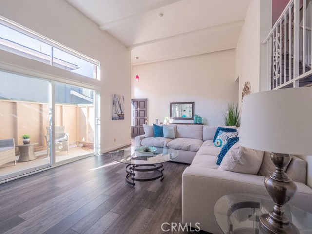 721 Irena Avenue, Redondo Beach, California 90277, 3 Bedrooms Bedrooms, ,1 BathroomBathrooms,Residential,Sold,Irena,SB18255216