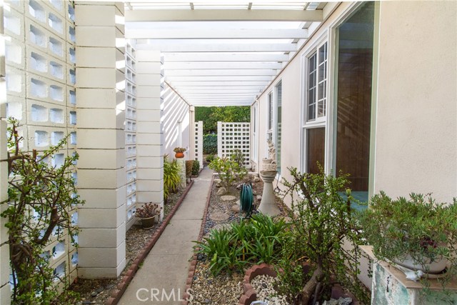 Private courtyard between the garage and residence