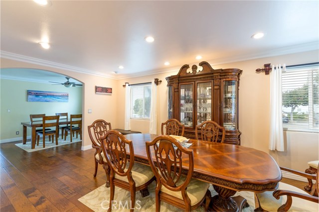 727 Lucia Avenue, Redondo Beach, California 90277, 3 Bedrooms Bedrooms, ,2 BathroomsBathrooms,Residential,Sold,Lucia,SB17222950