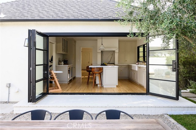 925 15th Place, Hermosa Beach, California 90254, 2 Bedrooms Bedrooms, ,1 BathroomBathrooms,Residential,Sold,15th,SB20221985