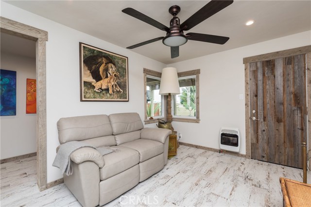 619 Gertruda Avenue, Redondo Beach, California 90277, 3 Bedrooms Bedrooms, ,Residential,Sold,Gertruda,PV20123167