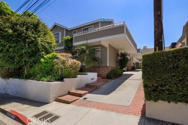 1924 Mathews Avenue, Redondo Beach, California 90278, 3 Bedrooms Bedrooms, ,2 BathroomsBathrooms,Residential,Sold,Mathews,SB21069935