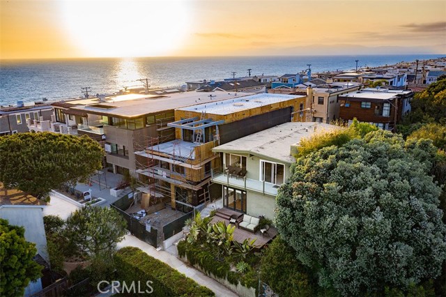 401 17th Street, Manhattan Beach, California 90266, 4 Bedrooms Bedrooms, ,4 BathroomsBathrooms,Residential,Sold,17th,SB19105003