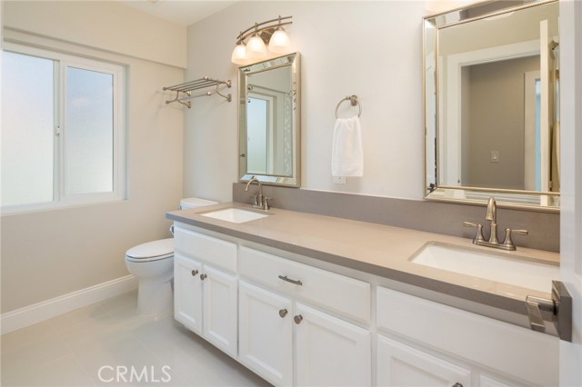 527 Maria Avenue, Redondo Beach, California 90277, 3 Bedrooms Bedrooms, ,2 BathroomsBathrooms,Residential,Sold,Maria,TR17109410