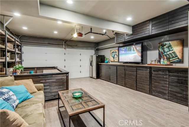 1023 4th Street, Hermosa Beach, California 90254, 3 Bedrooms Bedrooms, ,2 BathroomsBathrooms,Residential,Sold,4th,SB19152573