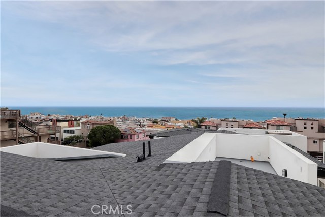 305 10th Street, Hermosa Beach, California 90254, 4 Bedrooms Bedrooms, ,3 BathroomsBathrooms,Residential,Sold,10th,SB20102051