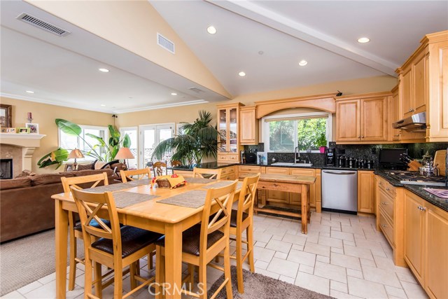 233 Helberta Avenue, Redondo Beach, California 90277, 4 Bedrooms Bedrooms, ,2 BathroomsBathrooms,Residential,Sold,Helberta,PV18006968