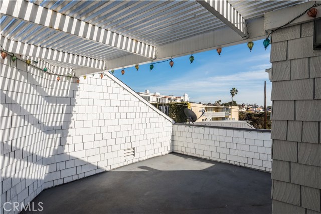 653 Manhattan Beach Blvd., Manhattan Beach, California 90266, 2 Bedrooms Bedrooms, ,2 BathroomsBathrooms,Residential,Sold,Manhattan Beach Blvd.,SB18036810