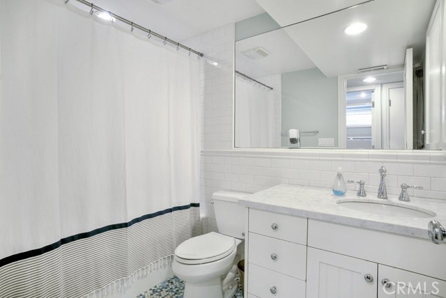 2300 Poinsettia Avenue, Manhattan Beach, California 90266, 4 Bedrooms Bedrooms, ,3 BathroomsBathrooms,Residential,Sold,Poinsettia,SB17106769