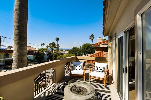620 Juanita Avenue, Redondo Beach, California 90277, 3 Bedrooms Bedrooms, ,2 BathroomsBathrooms,Residential,Sold,Juanita,SB19033895