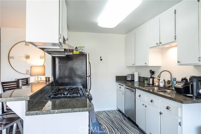 1720 Ardmore Avenue, Hermosa Beach, California 90254, 1 Bedroom Bedrooms, ,1 BathroomBathrooms,Residential,Sold,Ardmore,SB20030454