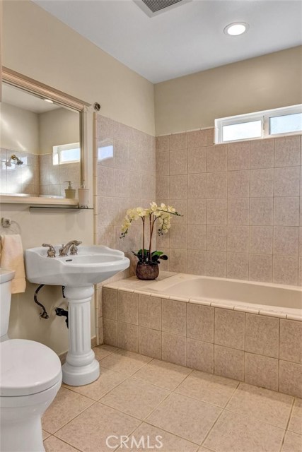 1651 23rd Street, Manhattan Beach, California 90266, 3 Bedrooms Bedrooms, ,1 BathroomBathrooms,Residential,Sold,23rd,PV20240193