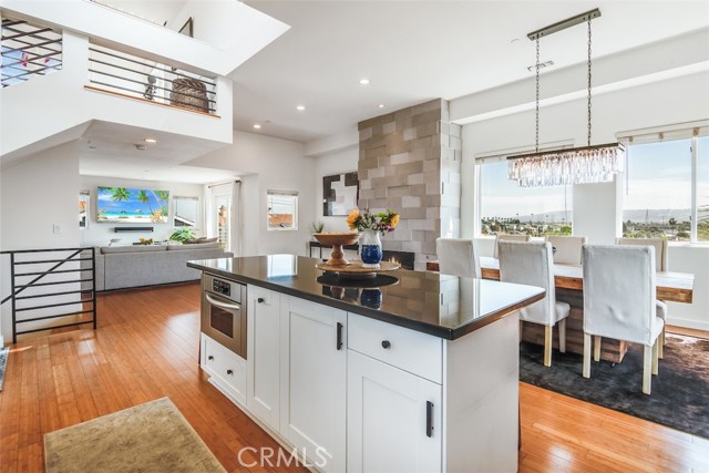 2122 Harriman Lane, Redondo Beach, California 90278, 3 Bedrooms Bedrooms, ,1 BathroomBathrooms,Residential,Sold,Harriman,SB21082053