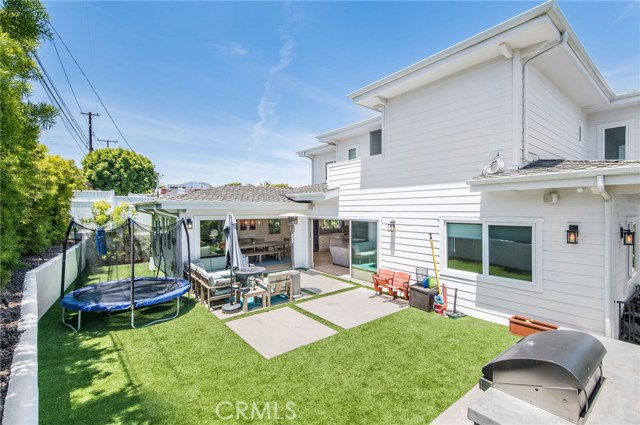 1325 Gertruda Avenue, Redondo Beach, California 90277, 5 Bedrooms Bedrooms, ,4 BathroomsBathrooms,Residential,Sold,Gertruda,SB20095721