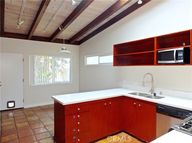 404 16th Street, Manhattan Beach, California 90266, 3 Bedrooms Bedrooms, ,2 BathroomsBathrooms,Residential,Sold,16th,PV20185487