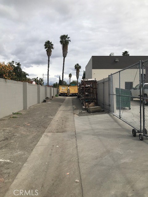 Edinger, 92704, ,Commercial,For Sale,Edinger,CV20182212