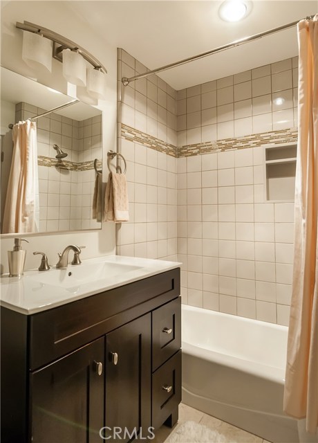 201 24th Street, Hermosa Beach, California 90254, 3 Bedrooms Bedrooms, ,2 BathroomsBathrooms,Residential,Sold,24th,SB17267233