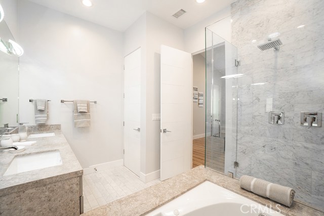 2202 Felton Lane, Redondo Beach, California 90278, 4 Bedrooms Bedrooms, ,3 BathroomsBathrooms,Residential,Sold,Felton,SB18220467