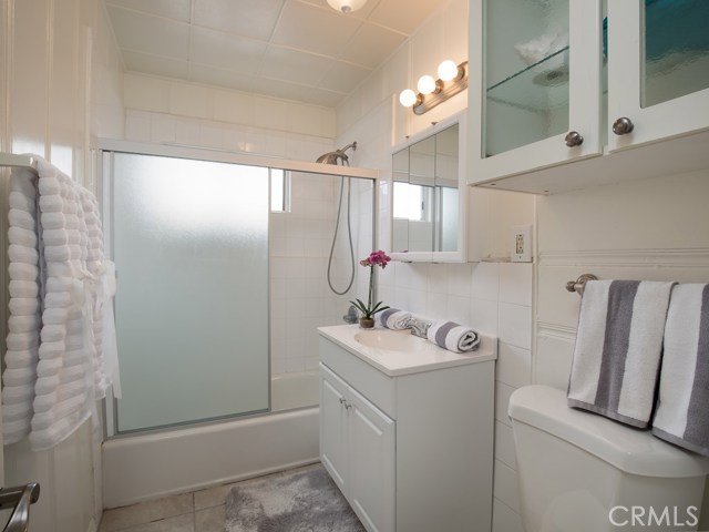 224 Bayview, Hermosa Beach, California 90254, 3 Bedrooms Bedrooms, ,1 BathroomBathrooms,Residential,Sold,Bayview,SB17267078