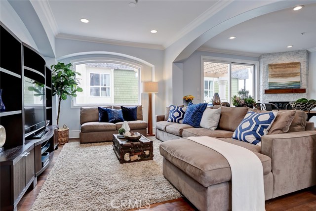 520 Esplanade, Redondo Beach, California 90277, 3 Bedrooms Bedrooms, ,2 BathroomsBathrooms,Residential,Sold,Esplanade,SB19051204