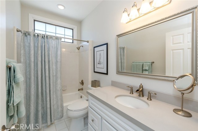 Full bathroom upstairs
Full bathroom upstairs