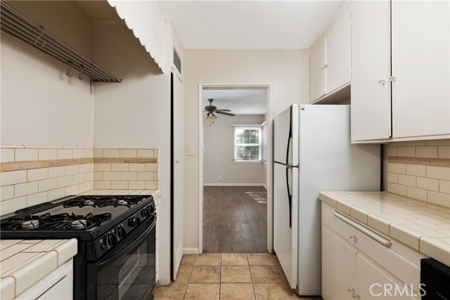 413 5th Street, Manhattan Beach, California 90266, 4 Bedrooms Bedrooms, ,2 BathroomsBathrooms,Residential,Sold,5th,SB21054746