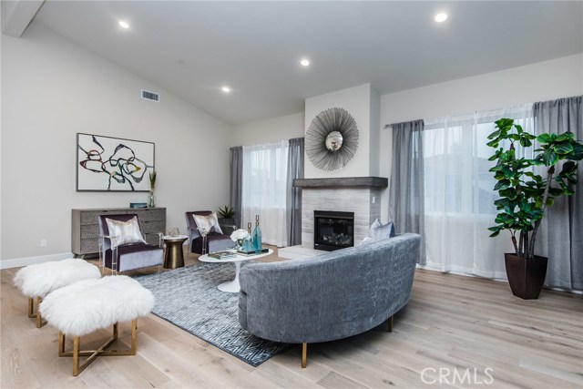 105 Juanita Avenue, Redondo Beach, California 90277, 4 Bedrooms Bedrooms, ,3 BathroomsBathrooms,Residential,Sold,Juanita,SB17254045