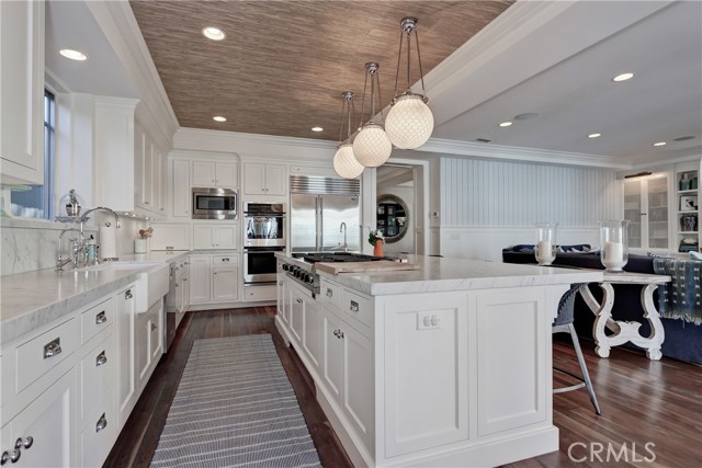 569 35th Street, Manhattan Beach, California 90266, 5 Bedrooms Bedrooms, ,5 BathroomsBathrooms,Residential,Sold,35th,SB19044289