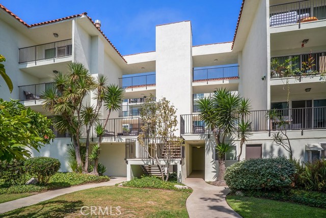 1720 Ardmore Avenue, Hermosa Beach, California 90254, 1 Bedroom Bedrooms, ,1 BathroomBathrooms,Residential,Sold,Ardmore,SB18188041