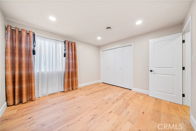 Downstairs bedroom.