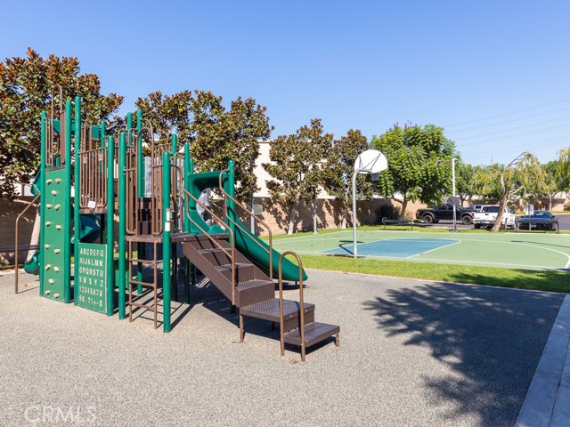 2 Bed Home for Sale in Hawthorne, California