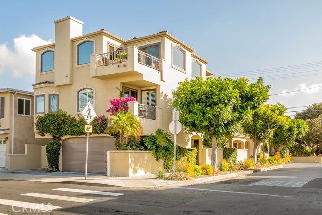 303 7th Street, Manhattan Beach, California 90266, 3 Bedrooms Bedrooms, ,3 BathroomsBathrooms,Residential,Sold,7th,SB17229989