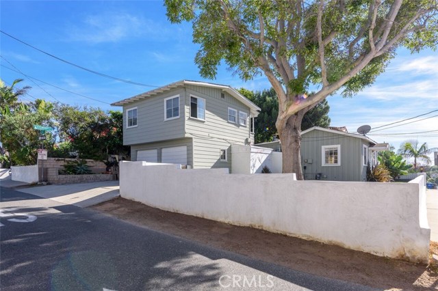 1410 Goodman Avenue, Redondo Beach, California 90278, 2 Bedrooms Bedrooms, ,2 BathroomsBathrooms,Residential,Sold,Goodman,SB17263232