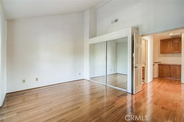 3 Bed Home for Sale in Hawthorne, California