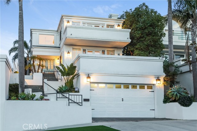 603 Sapphire Street, Redondo Beach, California 90277, 4 Bedrooms Bedrooms, ,3 BathroomsBathrooms,Residential,Sold,Sapphire,SB21003706