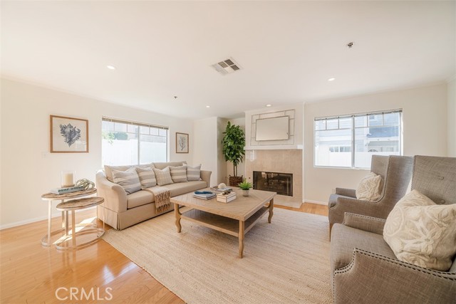 2412 Vanderbilt Lane, Redondo Beach, California 90278, 3 Bedrooms Bedrooms, ,2 BathroomsBathrooms,Residential,Sold,Vanderbilt,SB21042446