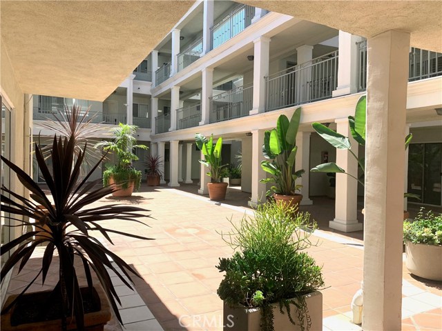 1 Bed Home for Sale in Santa Monica, California