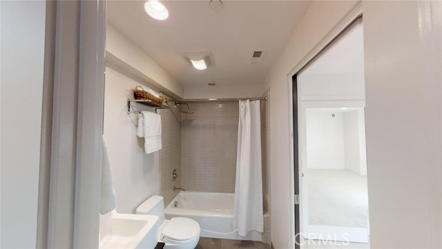 449 Manhattan Avenue, Hermosa Beach, California 90254, 2 Bedrooms Bedrooms, ,2 BathroomsBathrooms,Residential,Sold,Manhattan,SB19119924