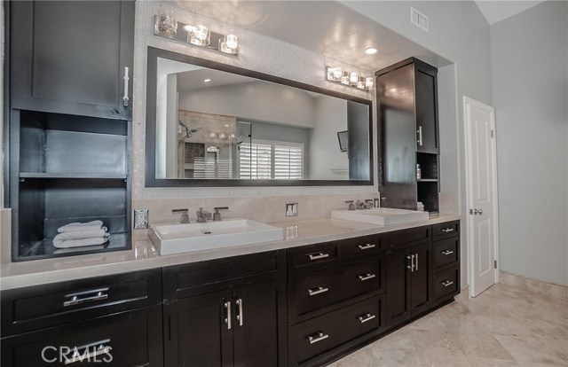 702 Juanita Avenue, Redondo Beach, California 90277, 4 Bedrooms Bedrooms, ,3 BathroomsBathrooms,Residential,Sold,Juanita,PW20121248