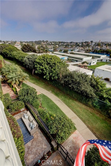 449 26th Street, Manhattan Beach, California 90266, 5 Bedrooms Bedrooms, ,4 BathroomsBathrooms,Residential,Sold,26th,SB20164574