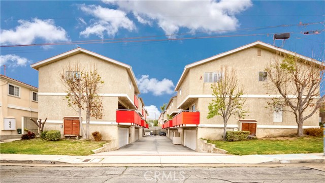 2721 Rockefeller Lane, Redondo Beach, California 90278, 3 Bedrooms Bedrooms, ,1 BathroomBathrooms,Residential,Sold,Rockefeller,SB21048049