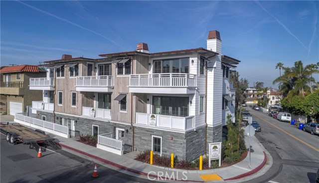 756 Center Place, Manhattan Beach, California 90266, 3 Bedrooms Bedrooms, ,2 BathroomsBathrooms,Residential,Sold,Center,SB18013585