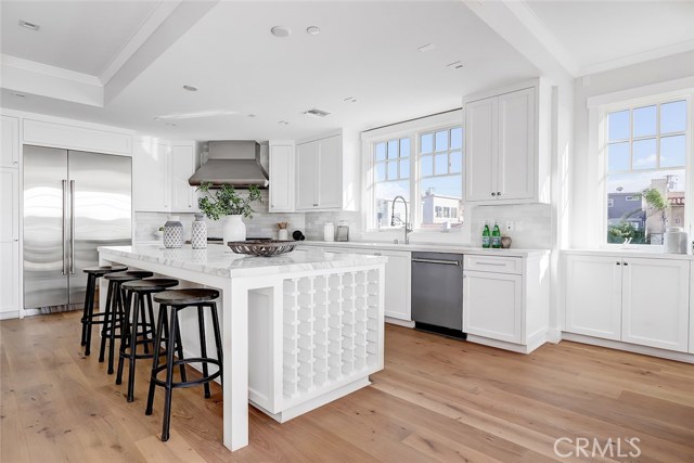 2204 Alma Avenue, Manhattan Beach, California 90266, 4 Bedrooms Bedrooms, ,3 BathroomsBathrooms,Residential,Sold,Alma,SB19265065