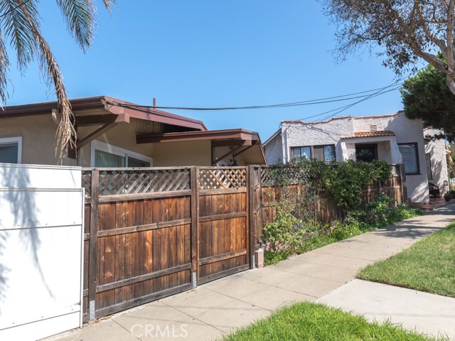 430 Pacific Coast, Redondo Beach, California 90277, 3 Bedrooms Bedrooms, ,1 BathroomBathrooms,Residential,Sold,Pacific Coast,SB18211411