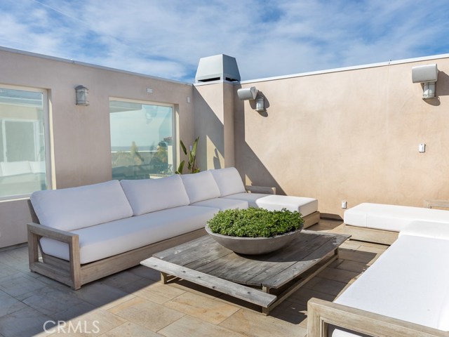 410 31st Street, Manhattan Beach, California 90266, 3 Bedrooms Bedrooms, ,2 BathroomsBathrooms,Residential,Sold,31st,SB20024556