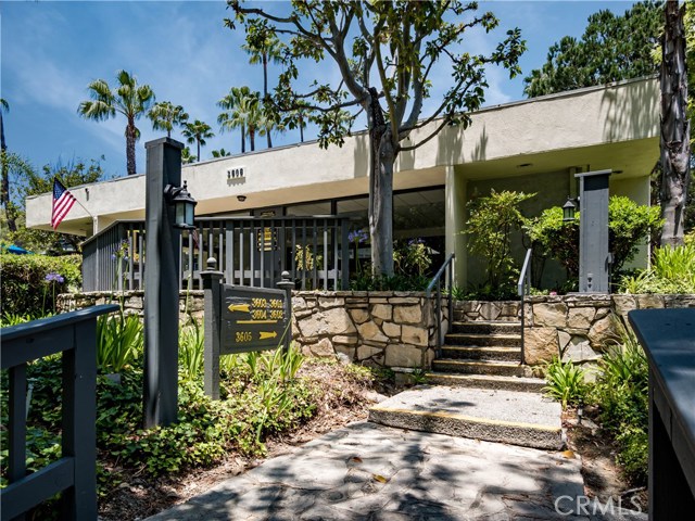 Clubhouse includes billiards, gym, card tables, paddle tennis. The community includes resort style pool, tennis courts and gardens like an arboretum.