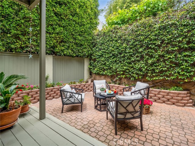 231 Irena Avenue, Redondo Beach, California 90277, 3 Bedrooms Bedrooms, ,1 BathroomBathrooms,Residential,Sold,Irena,SB20087245