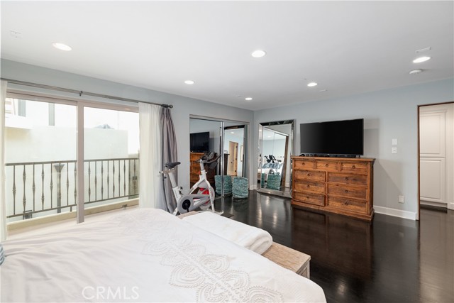 429 11th Street, Hermosa Beach, California 90254, 3 Bedrooms Bedrooms, ,3 BathroomsBathrooms,Residential,Sold,11th,SB21160649